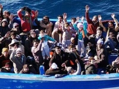 Πάνω από 100 παιδιά διασώθηκαν από βάρκε...