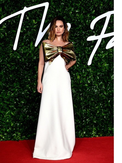 Λίλι Τζέιμς με Valentino