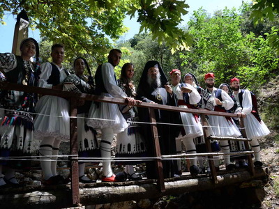 ΑΧΑΪΑ: ΔΕΙΤΕ ΦΩΤΟ από τον εορτασμό του Αγίου Γρηγορίου Μητροπολίτου Δέρκων στη Ζουμπάτα