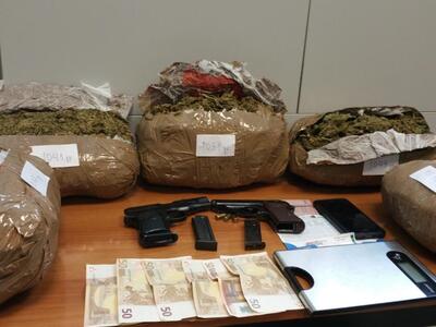 Κρήτη: Με χασίς, όπλα και...τεφτέρι 43χρ...