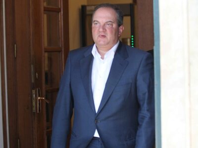 Η εμφάνιση του Κώστα Καραμανλή στη Βουλή...