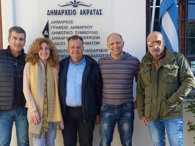 Ευχές με συναδέλφους τους αντήλλαξαν τα ...