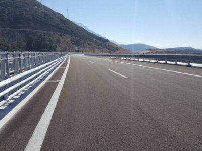 Οδηγούσε ανάποδα στην Ιόνια Οδό και προκ...