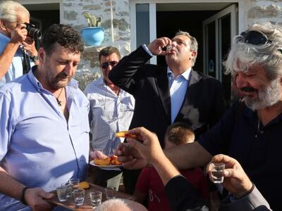 H τσικουδιά και η ψήφος του Πάνου Καμμένου - ΦΩΤΟ