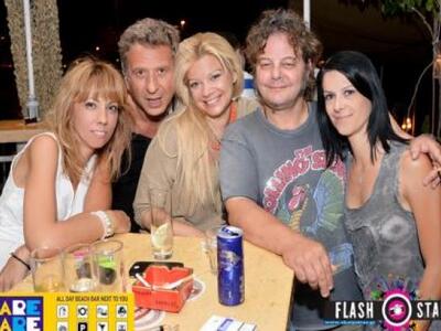 Στη φωτό εικονίζονται από αριστερά η Κων...