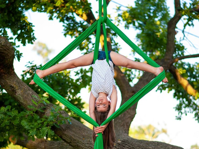 Aerial yoga: Μια εναλλακτική γυμναστική ...