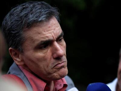 "Έγραψε" ο Τσακαλώτος όταν ρωτ...