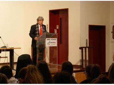 Αίγιο: "Με την Αντιγόνη ή με το Σωκ...