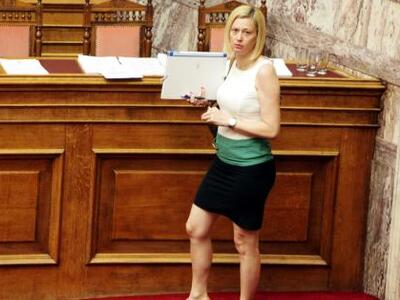 Ραχήλ Μακρή: «Είμαι τέντι γκέλ. Κουρέψτε...