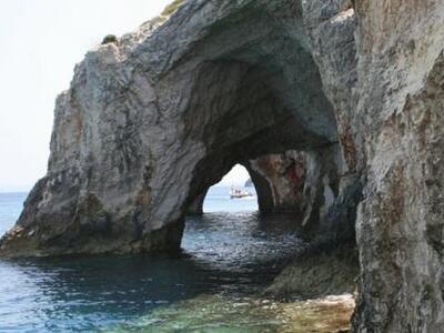 Ζάκυνθος: Τρίχρονο παιδάκι χτύπησε σε βρ...