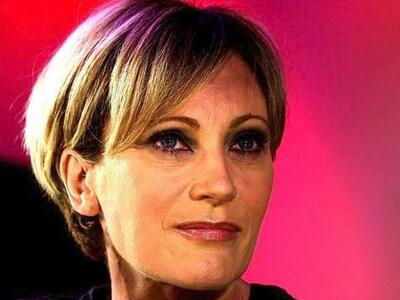 Περιοδεύει στη Ρωσία η Γαλλίδα σταρ της ...