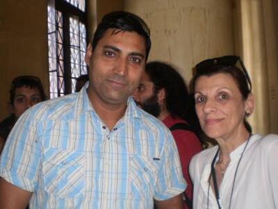 "Ο Καφές της Χαράς"  άπλωσε τη...