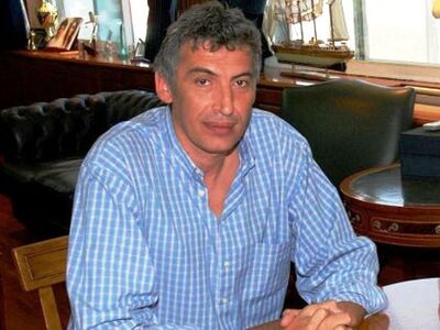 Μολότωφ από τον Φασούλα για σκάνδαλα στο...