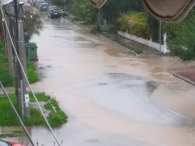 Έγινε λίμνη δρόμος στα Ζαρουχλέικα - ΦΩΤΟ