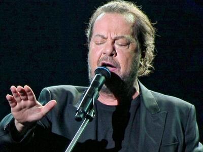 Έρχεται ο διαχρονικός τραγουδιστής της α...