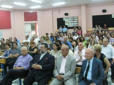 Πρὶν ποῦμε τὸ τραγούδι μας μᾶς σκοτώνουν...