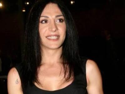 Η Νέλλη Γκίνη μονομαχεί με τη Μίνα Ορφαν...