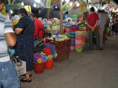 Τέλος οι πάγκοι και τα πανηγύρια έξω απο...