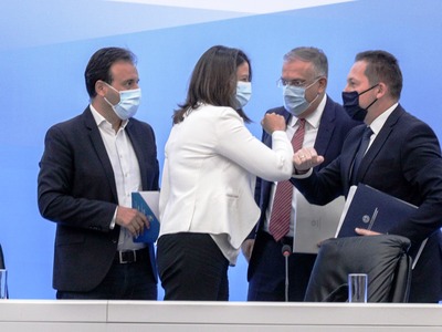 ΣΥΡΙΖΑ: «Μια εβδομάδα χαμένη από τις παλ...