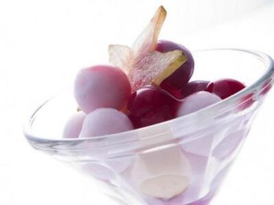 Τροφές και γλυκά light που ενυδατώνουν τ...