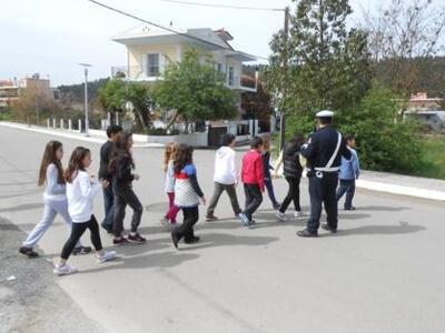 Δυτική Ελλάδα: Η ΕΛ.ΑΣ πάει... σχολείο! ...