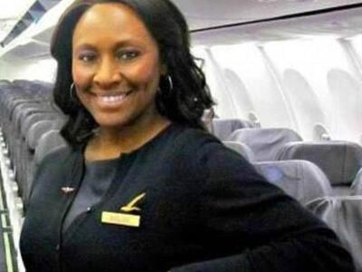 Πώς μια αεροσυνοδός έσωσε έφηβη που έπεσ...