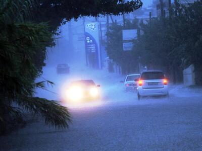 Εγκλωβισμένα 30 οχήματα στο δρόμο Λαμίας...