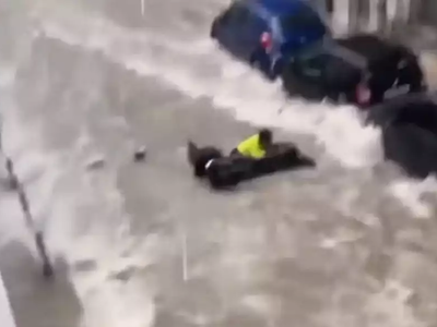 Σοκαριστικό βίντεο από την κακοκαιρία: Τ...