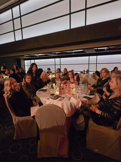 Ιωάννα Καριοφύλλη,  Μένη Μαλλιωρη, Έλενα...