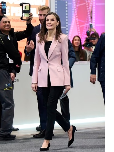 Η εμφάνισή της έγινε αυτόματα θέμα στη Daily Mail