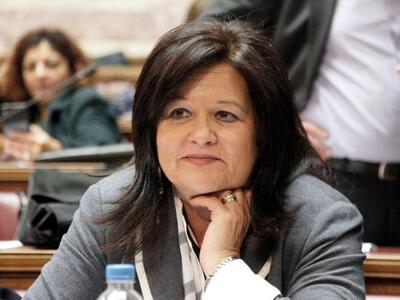 Χωρίς μισθό ο σύζυγος της Χαράς Καφαντάρη στη ΔΕΚΟ