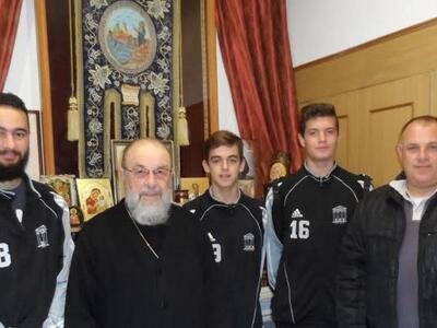 Tρόφιμα για το συσσίτιο του ναού Αγίου Α...