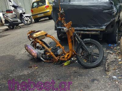 Η κατάληξη μιας μοτοσικλέτας κι ενός αυτοκινήτου