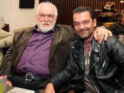 Τρεις γενιές Καζάκου σε μια φωτογραφία
