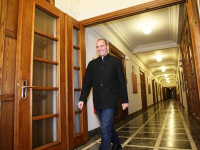Στο Παρίσι αύριο ο Γ. Βαρουφάκης