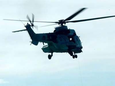 Χίος: Super Puma παρέλαβε δύο ναυτικούς ...