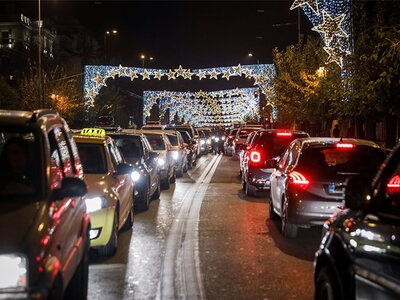 Απίστευτο μποτιλιάρισμα στο κέντρο της Α...