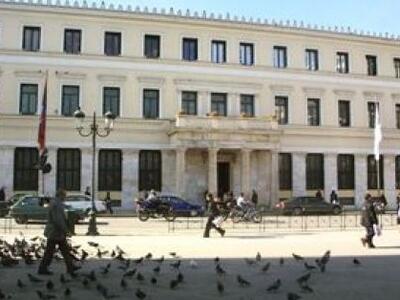 Με "λουκέτο" απειλούνται 34 θέ...