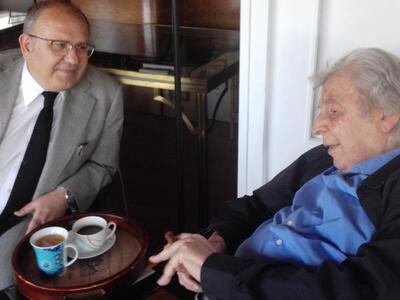 Επίσκεψη στον Μίκη Θεοδωράκη από τον Νίκο Ξυδάκη