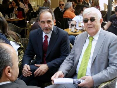 Για καφέ στην Αγίου Νικολάου μετά την παρέλαση