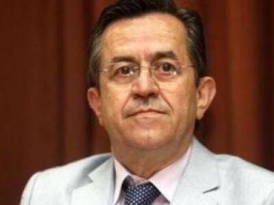 Ο Νικολόπουλος βάζει "πόδι" στ...