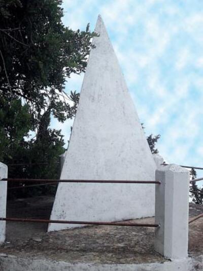 Οι δύο πυραμίδες, που κατασκευάστηκαν το...