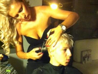 Η Φωτεινή Τσαβαλά ανανεώνει το look μας ...