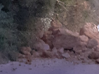 Πάτρα: Πτώση βράχου στα Σελλά- Από θαύμα...