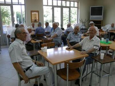 Πάτρα: Ανοικτά τα ΚΑΠΗ του Δήμου για τον καύσωνα 