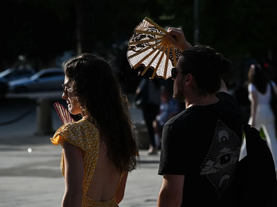 Καιρός: Κορυφώνεται το κύμα ζέστης και σ...