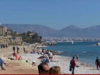Ξεχύθηκαν σε πάρκα και παραλίες οι πολίτες