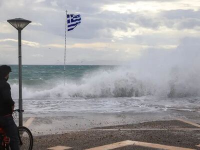 Καιρός αύριο: Άνεμοι 9 μποφόρ θα «σηκώσο...