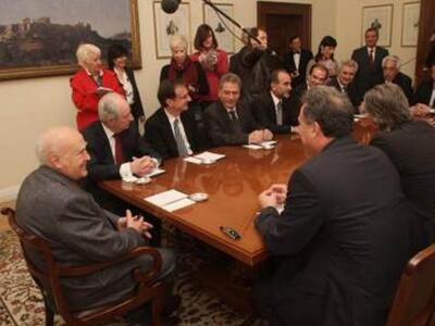 Στον Πρόεδρο της Δημοκρατίας οι περιφερειάρχες