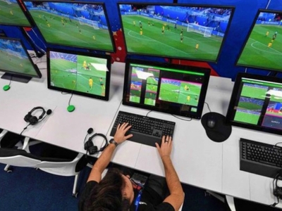 Έβγαλε το VAR από την πρίζα για να φορτί...